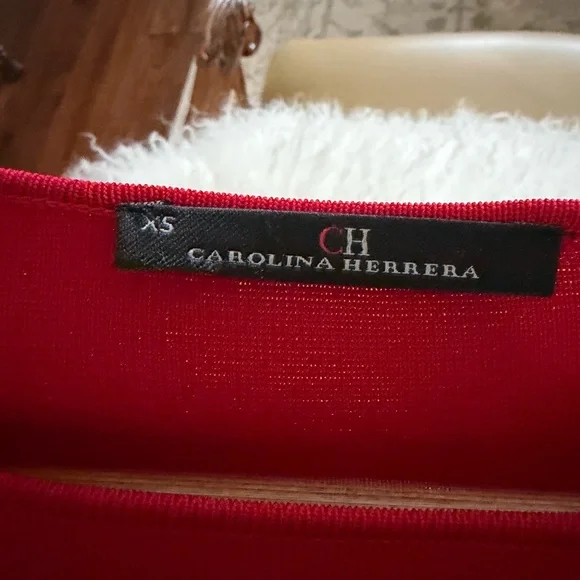 Carolina Herrera Cherry Red Pleated-Cuff Long Sleeve Top - Picture 8 of 8